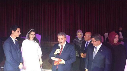 Yazıcıoğlunun oğlu evlendi... Davutoğlu ve Destici nikah şahidi old