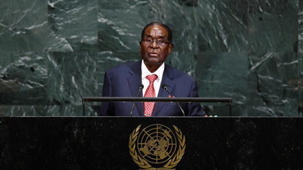Zimbabve Devlet Başkanı Mugabe istifa etti