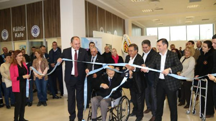 Biga Belediyesince düzenlenen Kitap Fuarı başladı