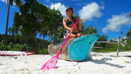 ‘Rüzgârın kızı’ sörfün cennetinde