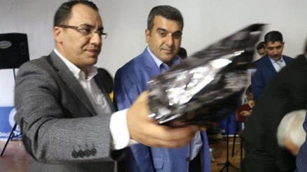 Protokol üyeleri, engellilerle halay çekti