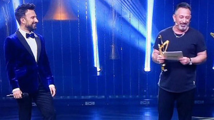 Cem Yılmazdan geceye damga vuran Tarkan esprisi