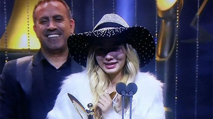 Aleyna Tilkiden muhteşem performans