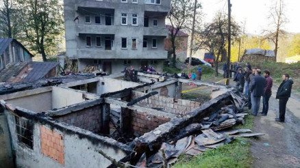 Tonyadaki yangında yaralanan minik Hazaldan acı haber