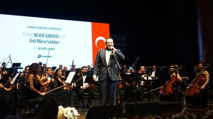 Zeki Müren şarkıları büyüledi