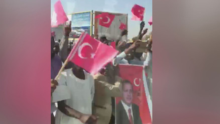 Cumhurbaşkanı Erdoğan’a Sudan’da coşkulu karşılama