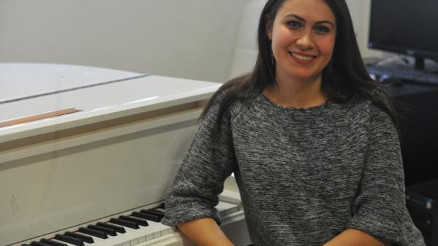 Piyano dahilerinin avcısı Elena