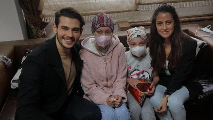 İzmirdeki üç hastanede lösemi tedavisi gören 107 çocuk için ünlüler seferber oldu