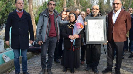 Metin göktepe mezarı başında anıldı