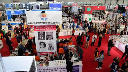 Adanalılar, Çukurova Kitap Fuarı’na akın etti