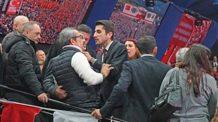 CHP İstanbul Kongresinde gergin anlar