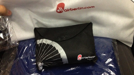 Batık Air Berlinin battaniye ve yastıkları satışa çıkarıldı