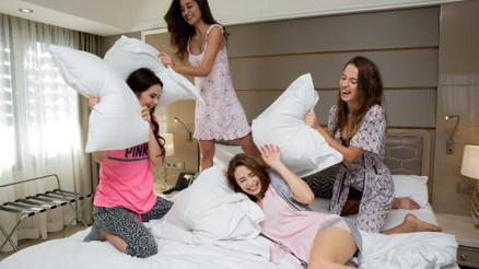 Çekim sonrası pijama partisi