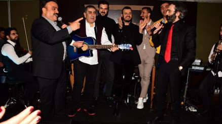 Sanat, spor ve iş dünyasının ünlü isimleri, bağışlarıyla çocuklara göz kulak oldular