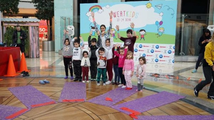 İki binden fazla çocuk aynı anda spor yaptı