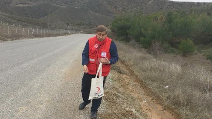 Yaban hayvanları için doğaya yiyecek ve yem bırakıldı