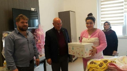 Eşkinat, Hoş Geldin Bebek projesinde 10 bininci paketi verdi
