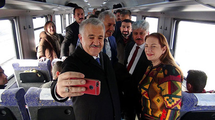 Modaya Ulaştırma Bakanı da uydu