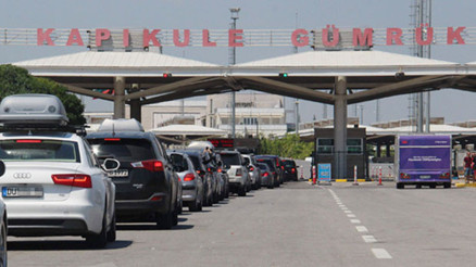 Cezasını ödemeyen yabancı plaka, Türkiye’den çıkamayacak