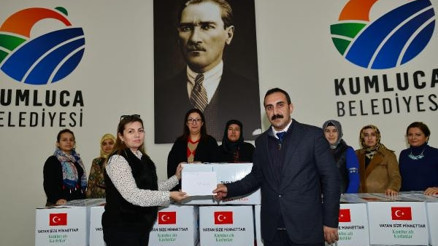 Kumlucalı kadınlardan Mehmetçiğe destek