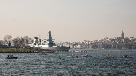 Fotoğraflar//NATO gemileri Sarayburnunda demirledi