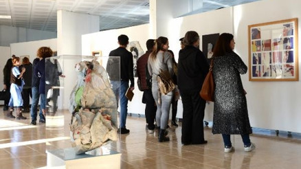 Kağıttan sergiye büyük ilgi