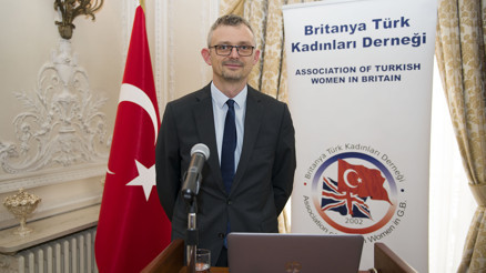 Stonehenge’den, piramitlerden daha eski... Göbeklitepe’nin sırrını Londra’da anlattı