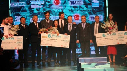 Ev ve Plaj Giyim Tasarım Yarışması, defileyle sona erdi