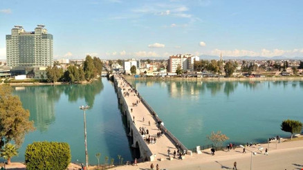 Sarı, sıcak bir hafta sonu: Adana Sarı, sıcak bir hafta sonu: Adana