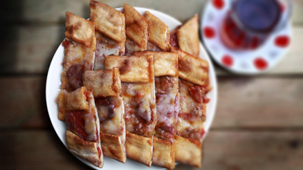 Pidenin ve lahmacunun en lezzetlisi İncili Gastronomi Rehberinde