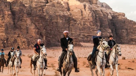 Petra Dağında at binmek Petra Dağında at binmek