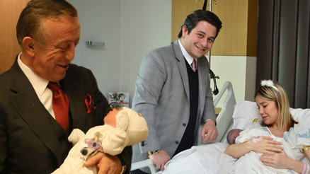 Ali Ağaoğlu dede oldu İlk torununa büyük jest