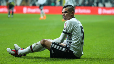 SON DAKİKA - Beşiktaşta Pepe depremi 1 ay yok