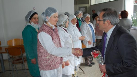 Başkan Özacar: Toplumun da, ailenin de temel direği kadındır