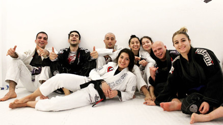 Hem üniversite öğrencisi hem siyah kuşak sahibi