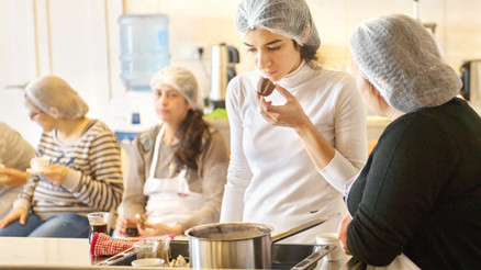 Vakıflının umutlu kadınları