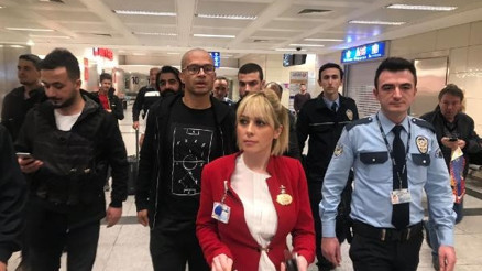 Alex, İstanbula geldi