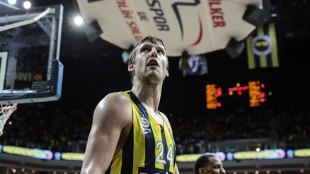 Fenerbahçe Doğuş son saniyede yıkıldı