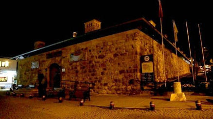 Külliye ışıkları iklim değişikli  için 1 saat kapatıldı