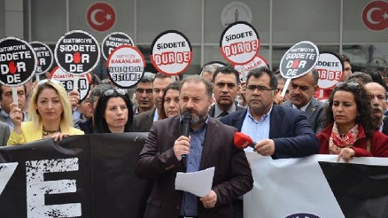 Eğitim Bir-Senden performans sistemine tepki eylemi