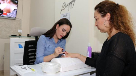 ASMEK meslek sahibi yaptı