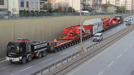 D-100’de görenler şaştı kaldı Tam 280 tekerleği var D-100’de görenler şaştı kaldı Tam 280 tekerleği var