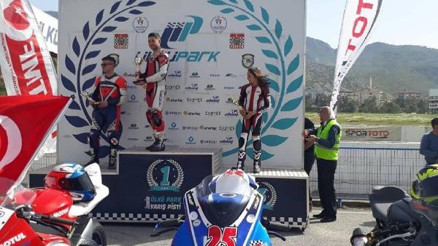 Madalya avcısı sponsor arıyor