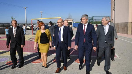 Vali Demirtaş okulları inceledi