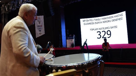 Beyin pili ameliyatı olan 329 hasta Guinness Dünya Rekoru kırdı