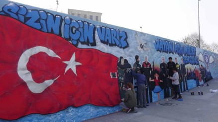 Şehitler Tepesine anlamlı duvar resmi