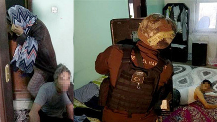 İnsan kaçakçılarına şafak operasyonu; çok sayıda gözaltı var