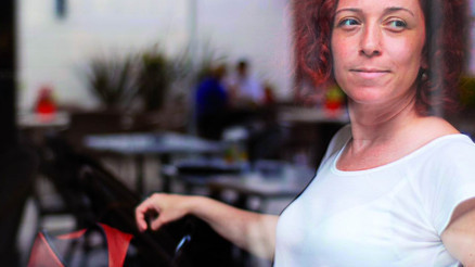 Biraz gülmezsek kahrımızdan ölüp gideceğiz