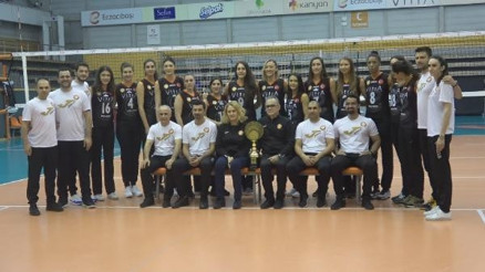 Kadınlar CEV Kupası Şampiyonu Eczacıbaşı VitrA medyayla buluştu