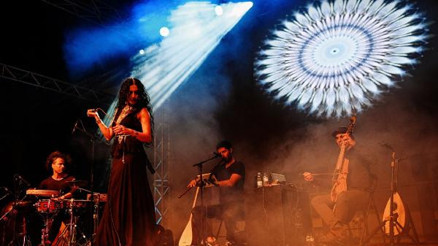 Niyaz Featuring Azam Ali Mersinde konser verecek
